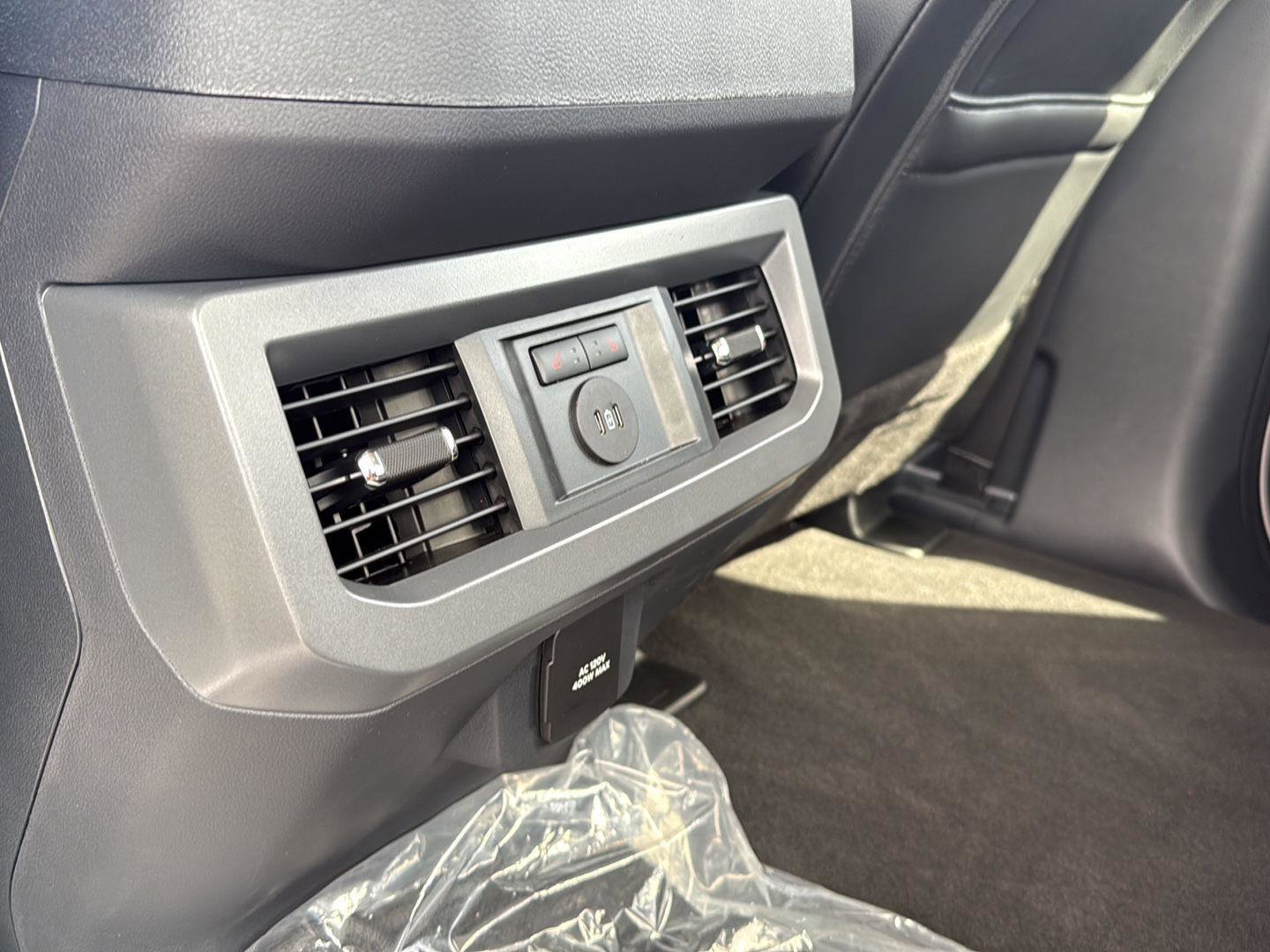 New 2026 Ford F250 Lariat w/ FX4 Off-Road Package image 12