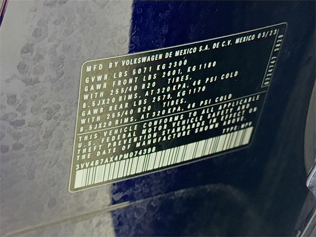 Used 2023 Volkswagen Tiguan SEL R-Line image 31