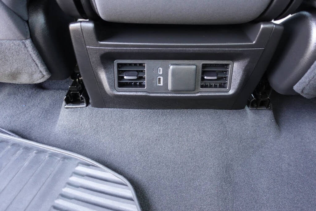 Used 2024 Chevrolet Silverado 1500 LT AWD/4WD image 40