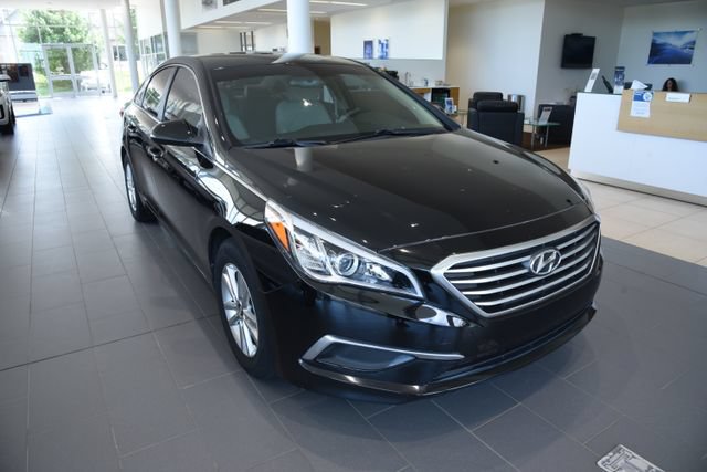 Used 2017 Hyundai Sonata SE FWD image 4