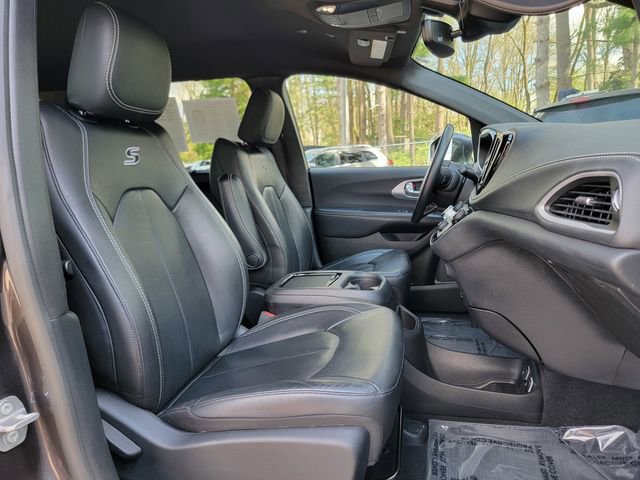 Certified 2021 Chrysler Pacifica Touring-L w/ S Appearance Package AWD/4WD image 25
