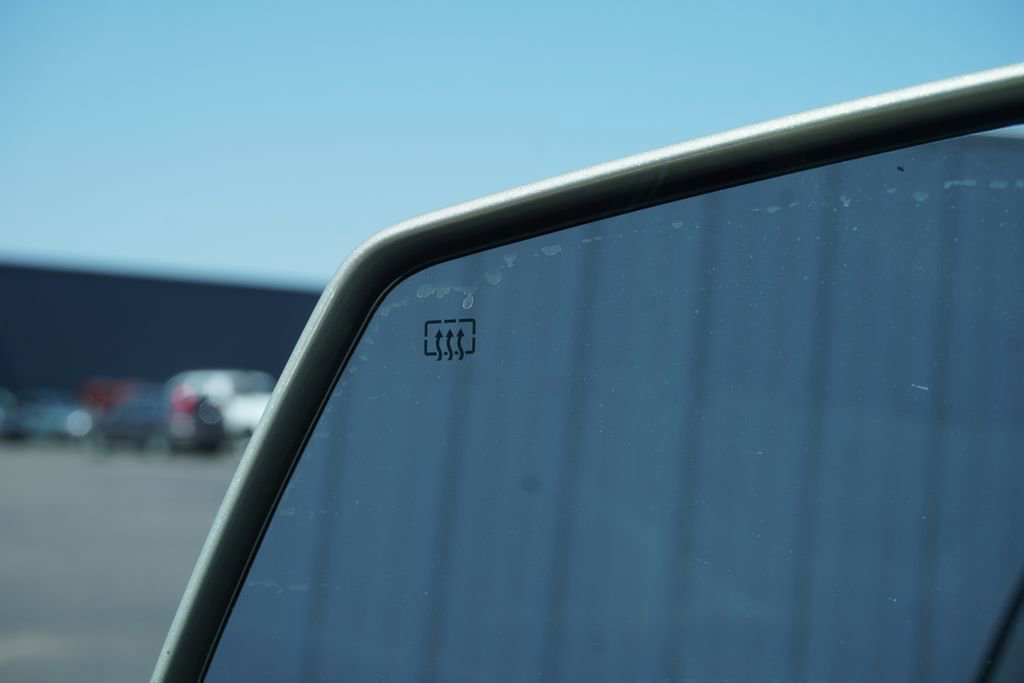 Used 2016 Chevrolet Traverse LT w/ Style and Technology Package AWD/4WD image 32