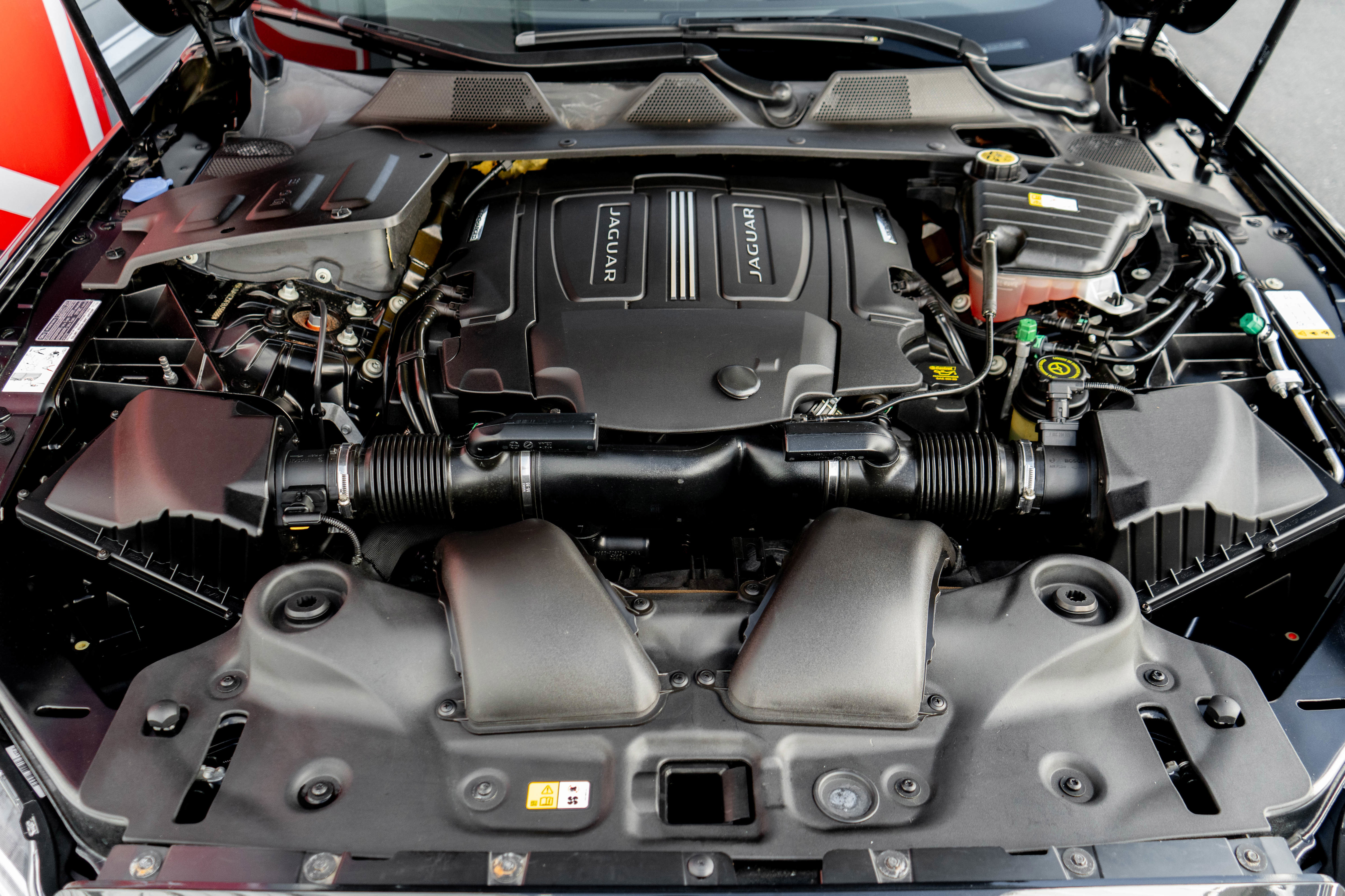 Used 2015 Jaguar XJ image 36