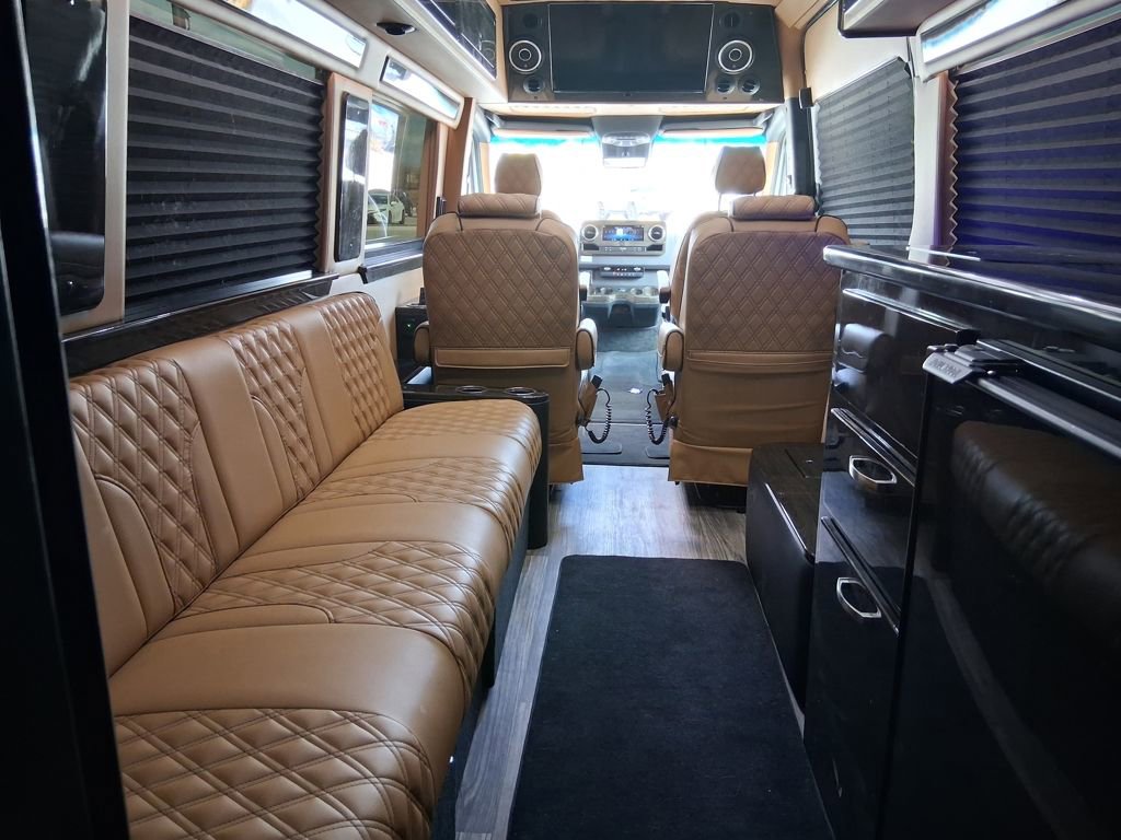 Used 2023 Mercedes-Benz Sprinter 3500 image 21