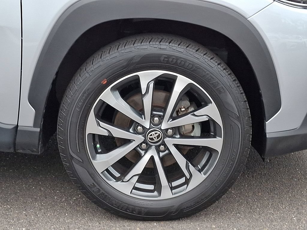 Certified 2025 Toyota Corolla Cross XLE AWD/4WD image 8