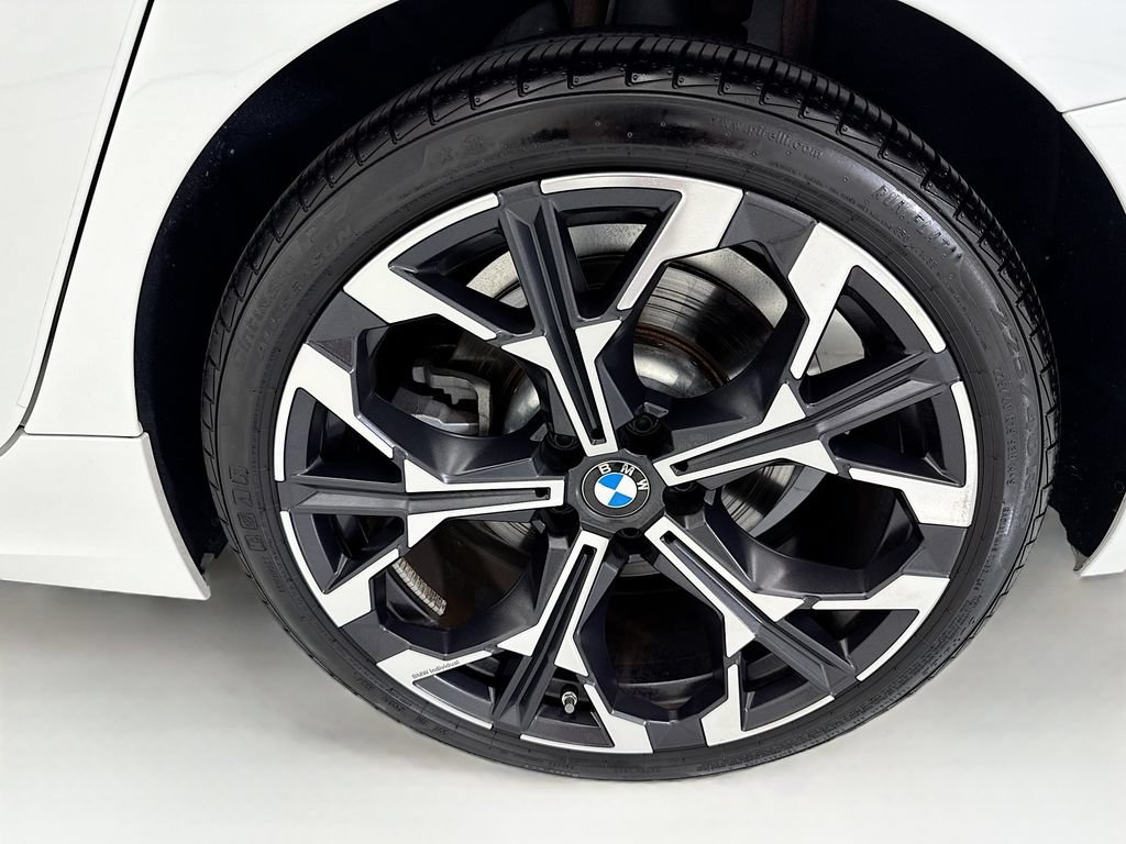 Used 2025 BMW 330i Sedan w/ Premium Package RWD image 30