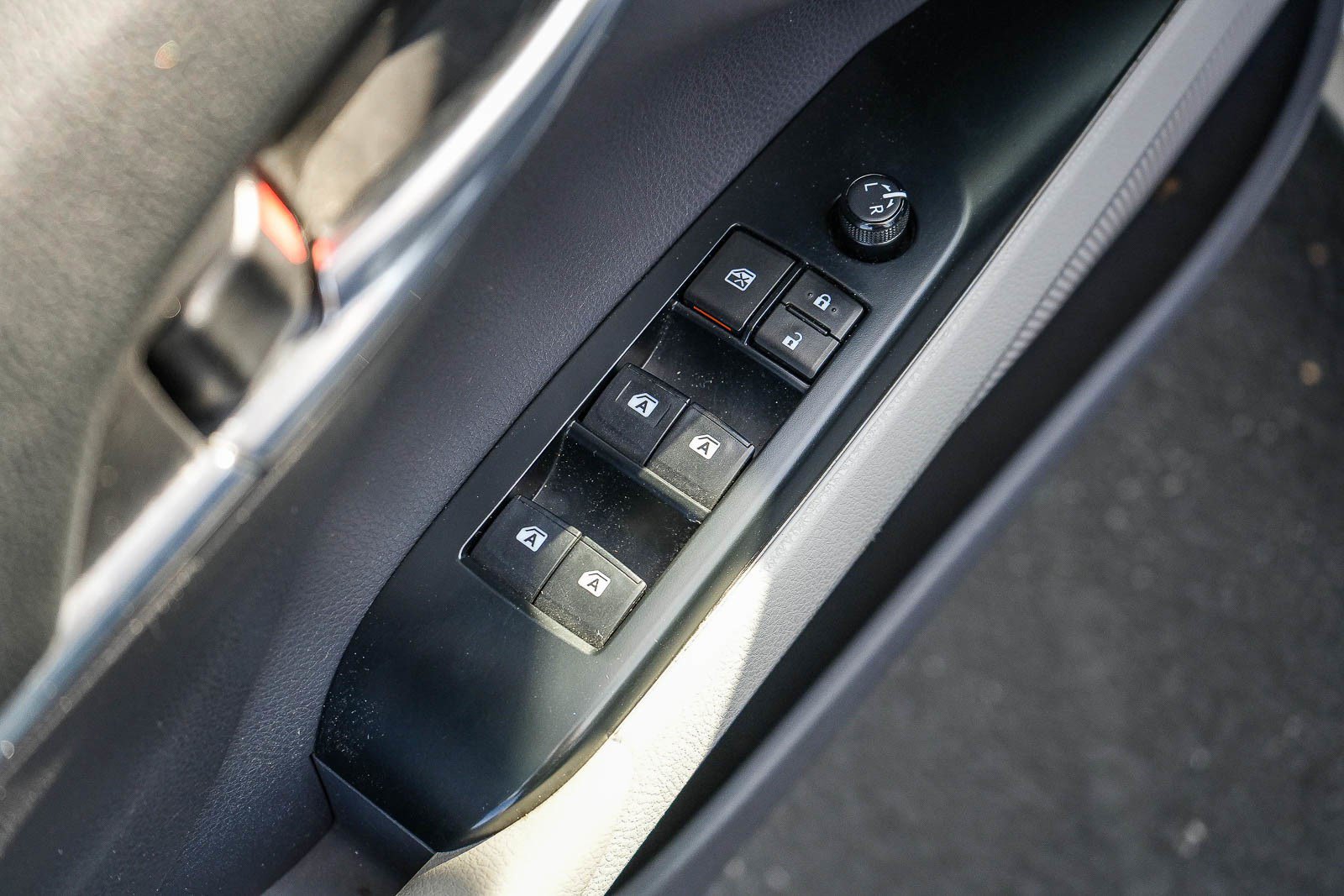 Used 2019 Toyota Camry LE w/ Carpet Mat Package FWD image 19