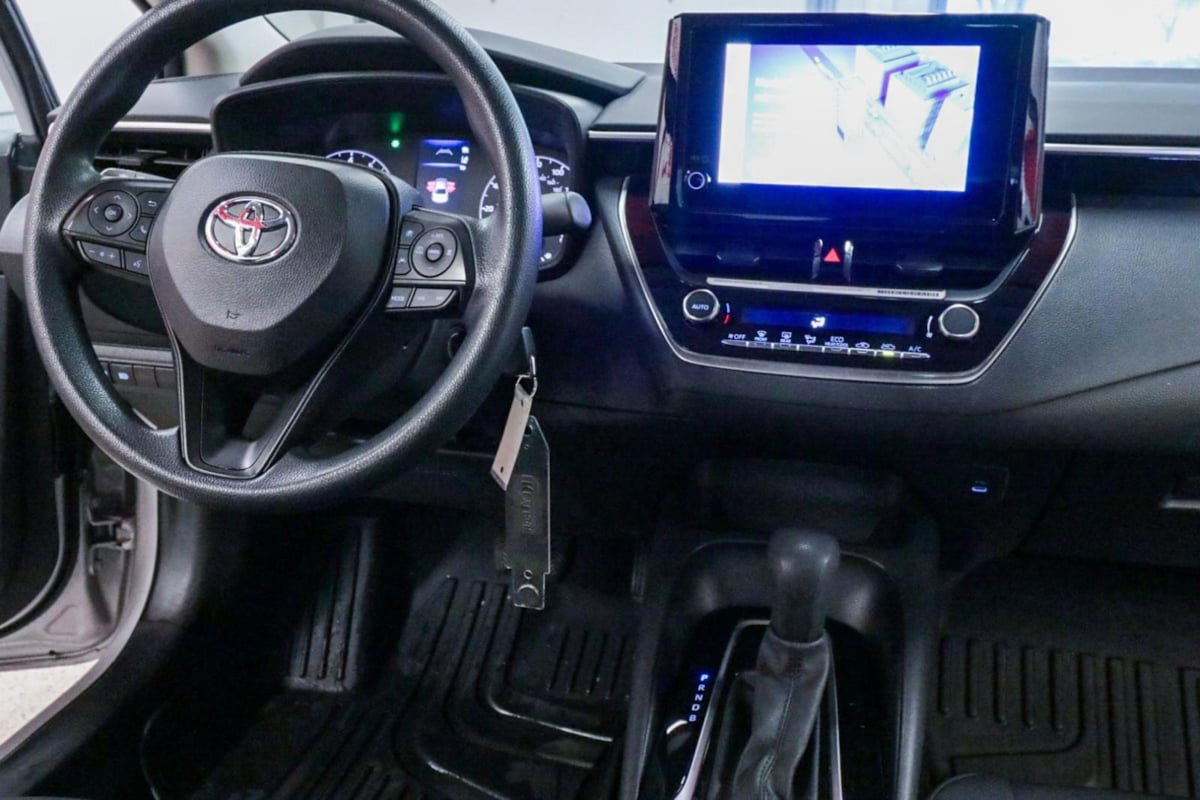 Used 2023 Toyota Corolla LE FWD image 21