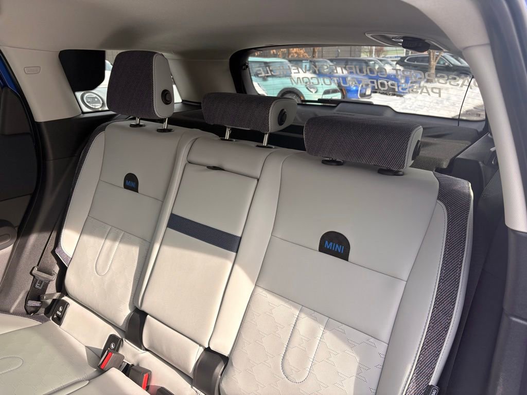 Used 2025 MINI Cooper Countryman S w/ Comfort Package Max image 16
