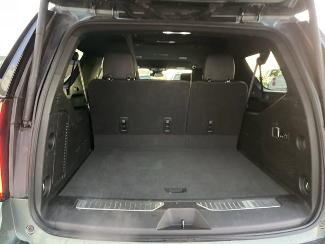 Used 2023 Chevrolet Suburban Premier image 35