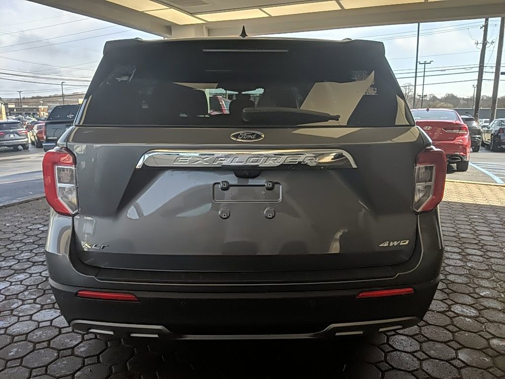 Used 2022 Ford Explorer XLT w/ Equipment Group 202A image 7