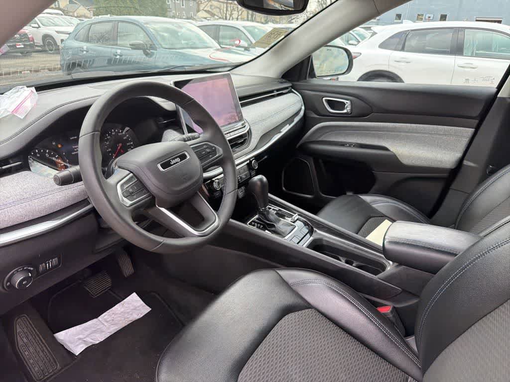 Used 2022 Jeep Compass Latitude image 31