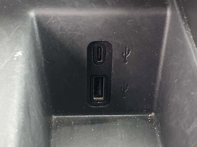 Used 2025 GMC Acadia Elevation image 32