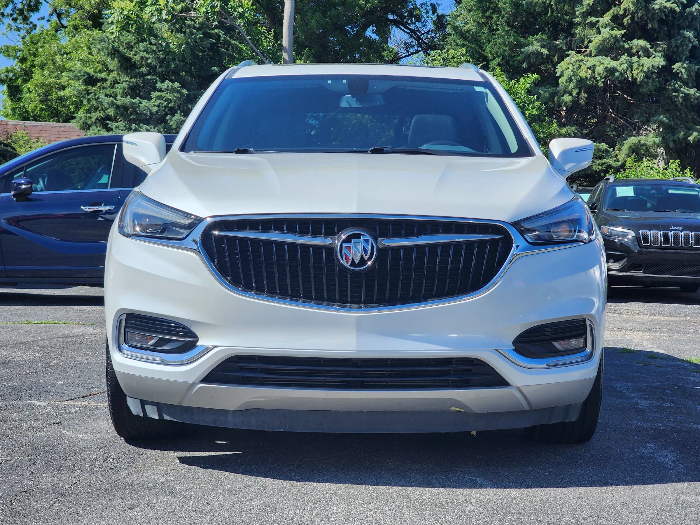 Used 2018 Buick Enclave Essence w/ Trailering Package AWD/4WD image 2