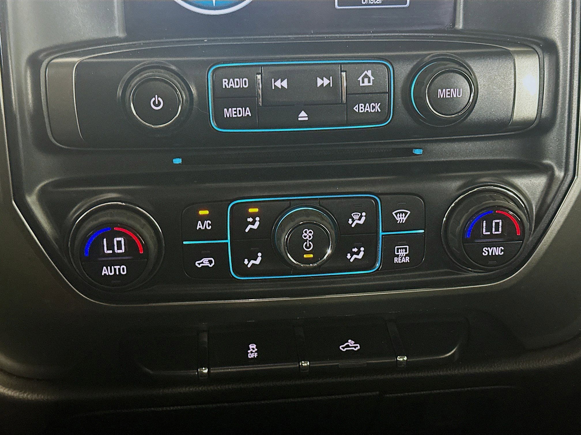 Used 2019 Chevrolet Silverado 1500 LT w/ All Star Edition AWD/4WD image 23