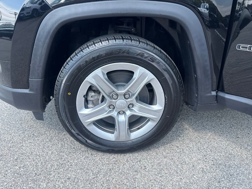 Certified 2023 Jeep Compass Latitude w/ Convenience Group AWD/4WD image 9