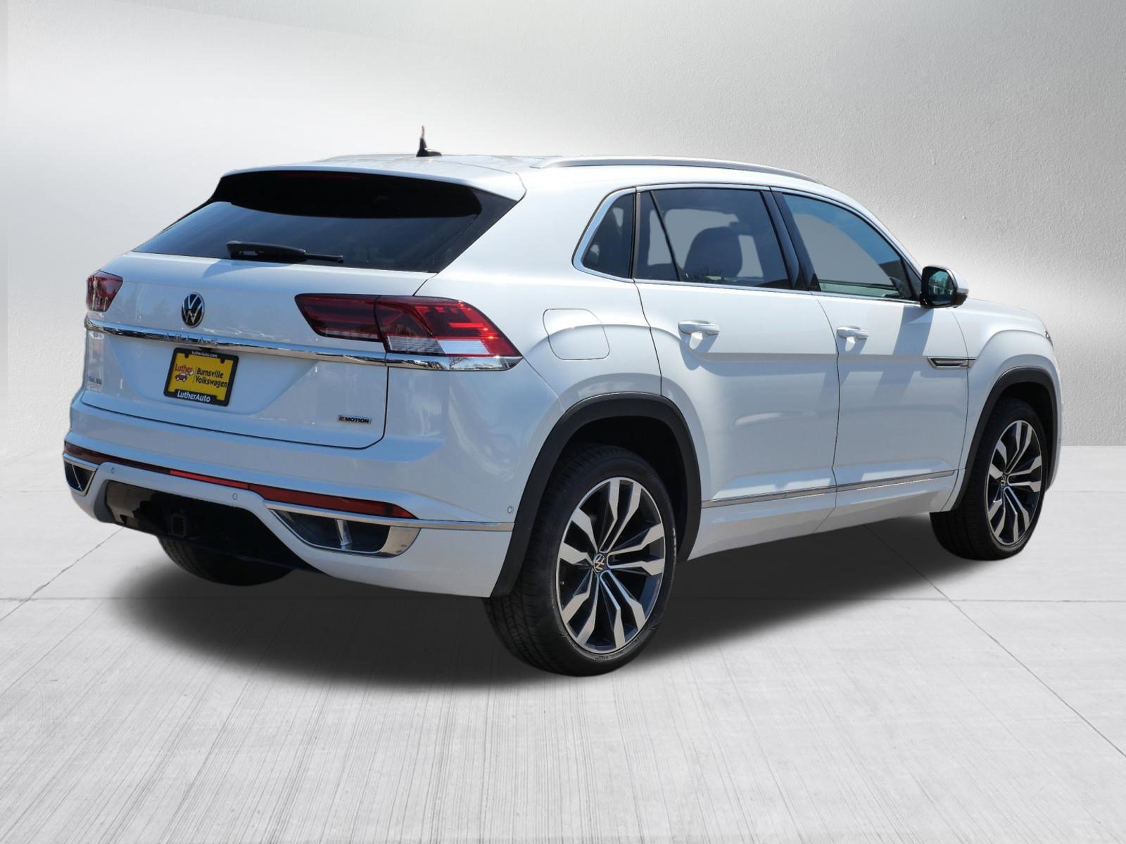 Used 2022 Volkswagen Atlas Cross Sport SEL Premium R-Line image 7