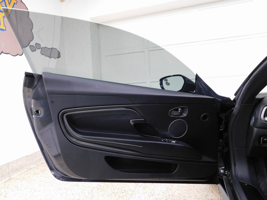 Used 2020 Aston Martin DB11 AMR image 39