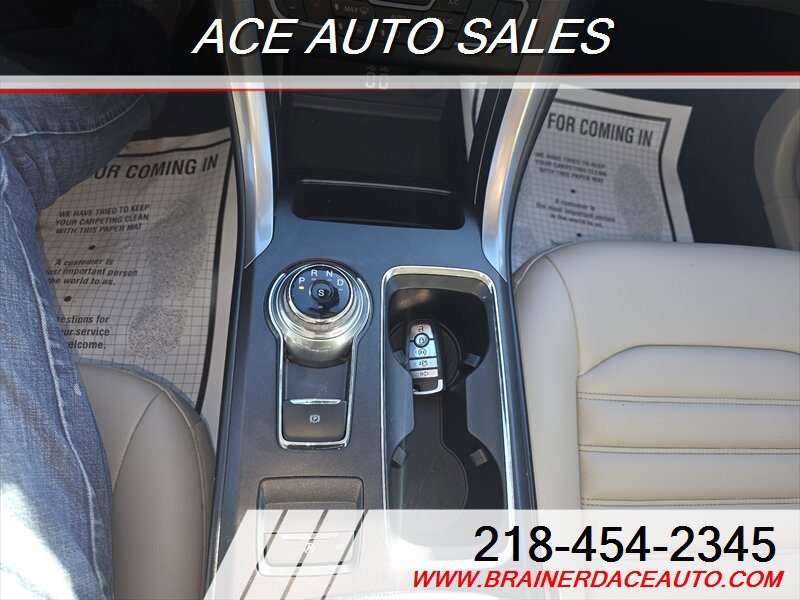Used 2019 Ford Fusion SEL FWD image 12