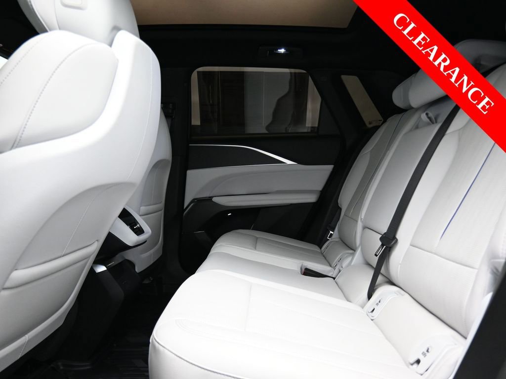 Used 2025 Cadillac Lyriq Sport image 14