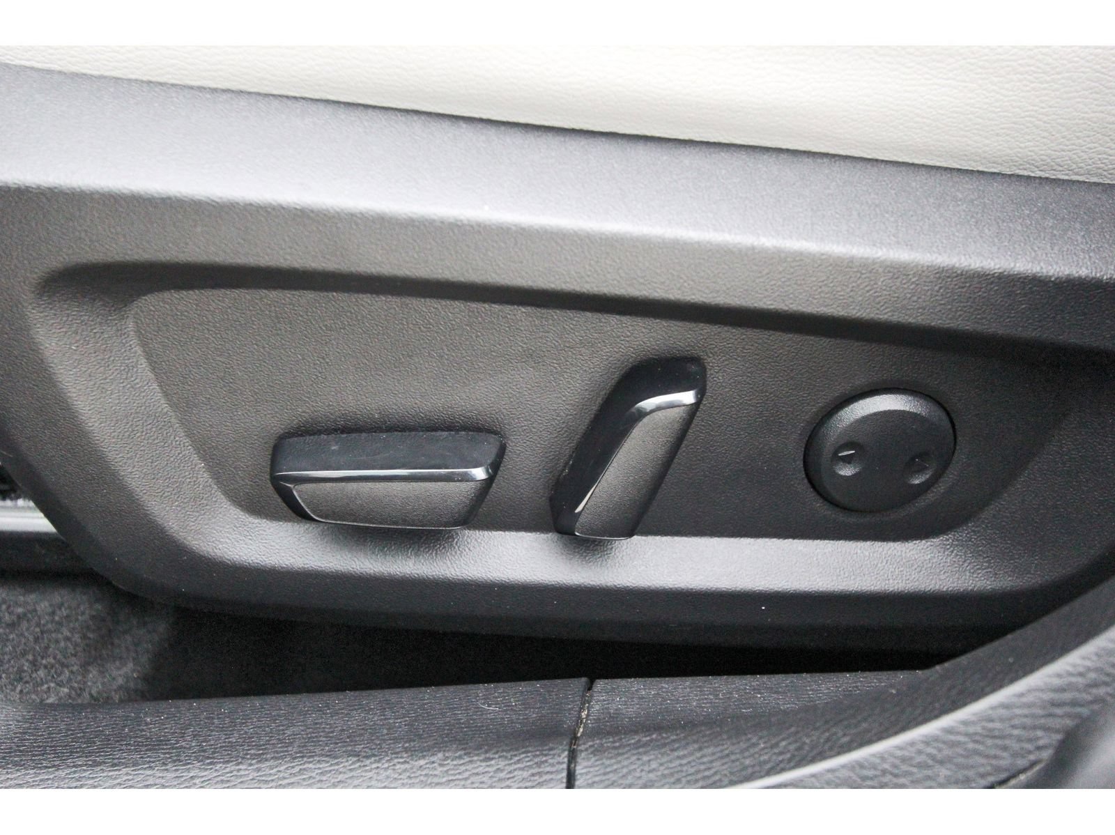Used 2023 Mitsubishi Outlander SEL FWD image 29