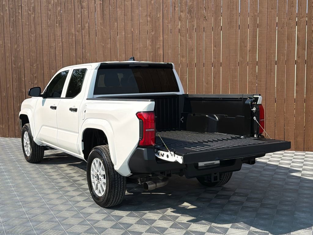 Used 2024 Toyota Tacoma SR image 17