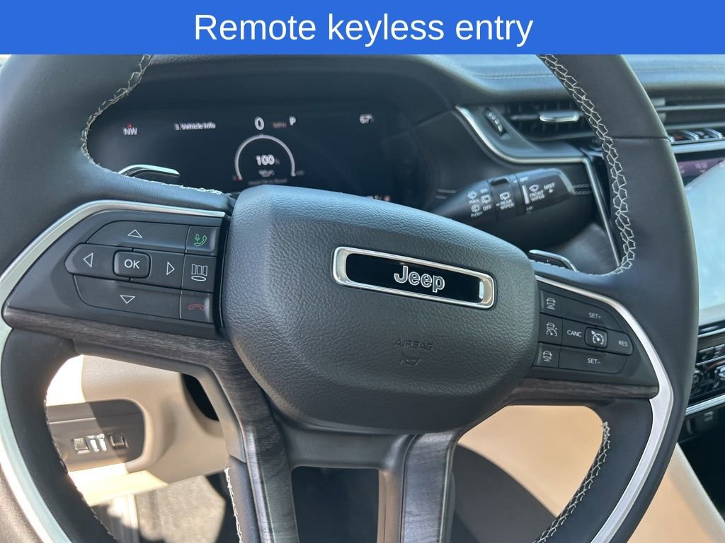 Used 2024 Jeep Grand Cherokee Limited w/ Black Appearance Package image 8