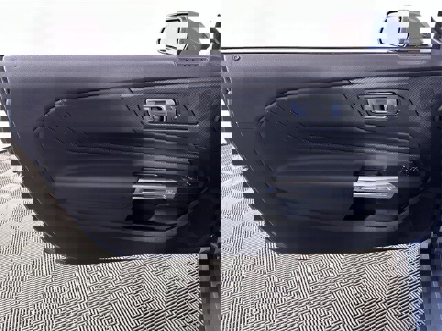 Used 2025 Ford Mustang GT Premium image 23