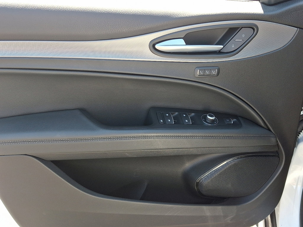Used 2024 Alfa Romeo Stelvio Ti image 23