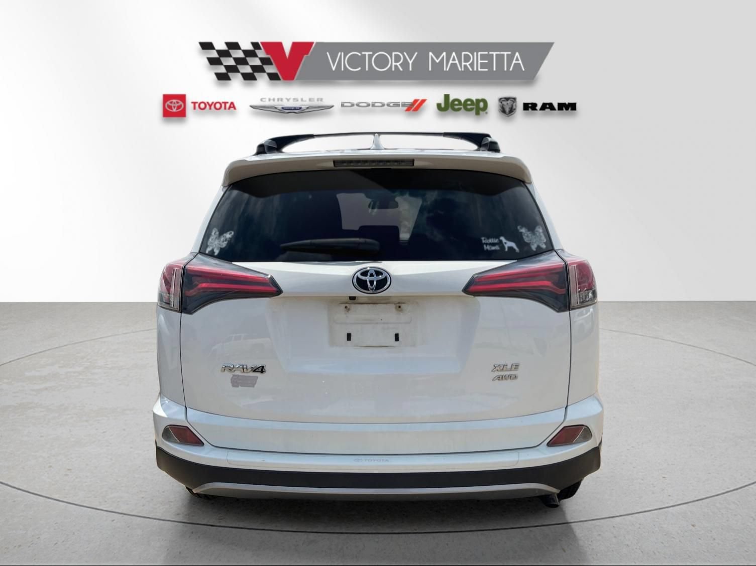 Used 2018 Toyota RAV4 XLE w/ Plus Extra Value Package AWD/4WD image 3