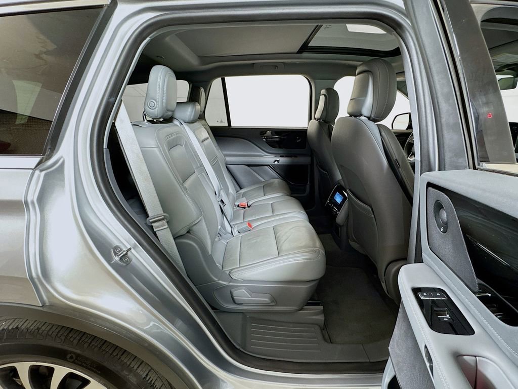 Used 2020 Lincoln Aviator Reserve w/ Equipment Group 201A image 28