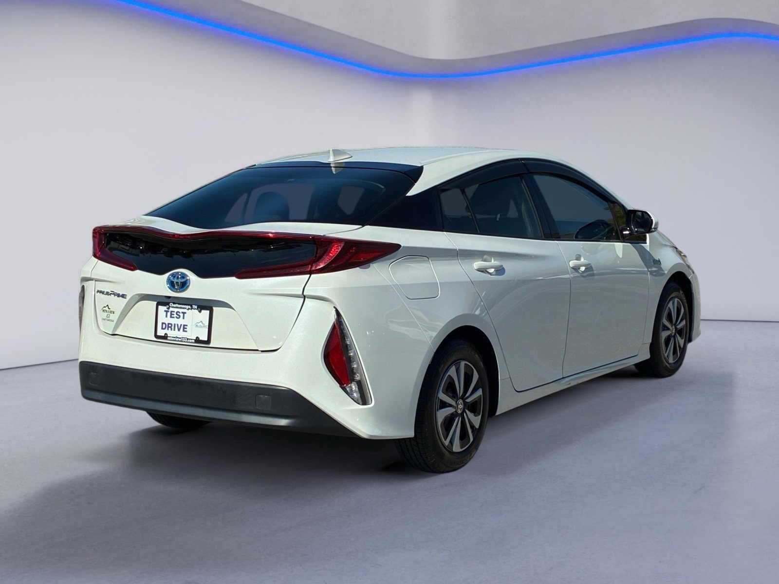 Used 2018 Toyota Prius Prime Plus FWD image 3