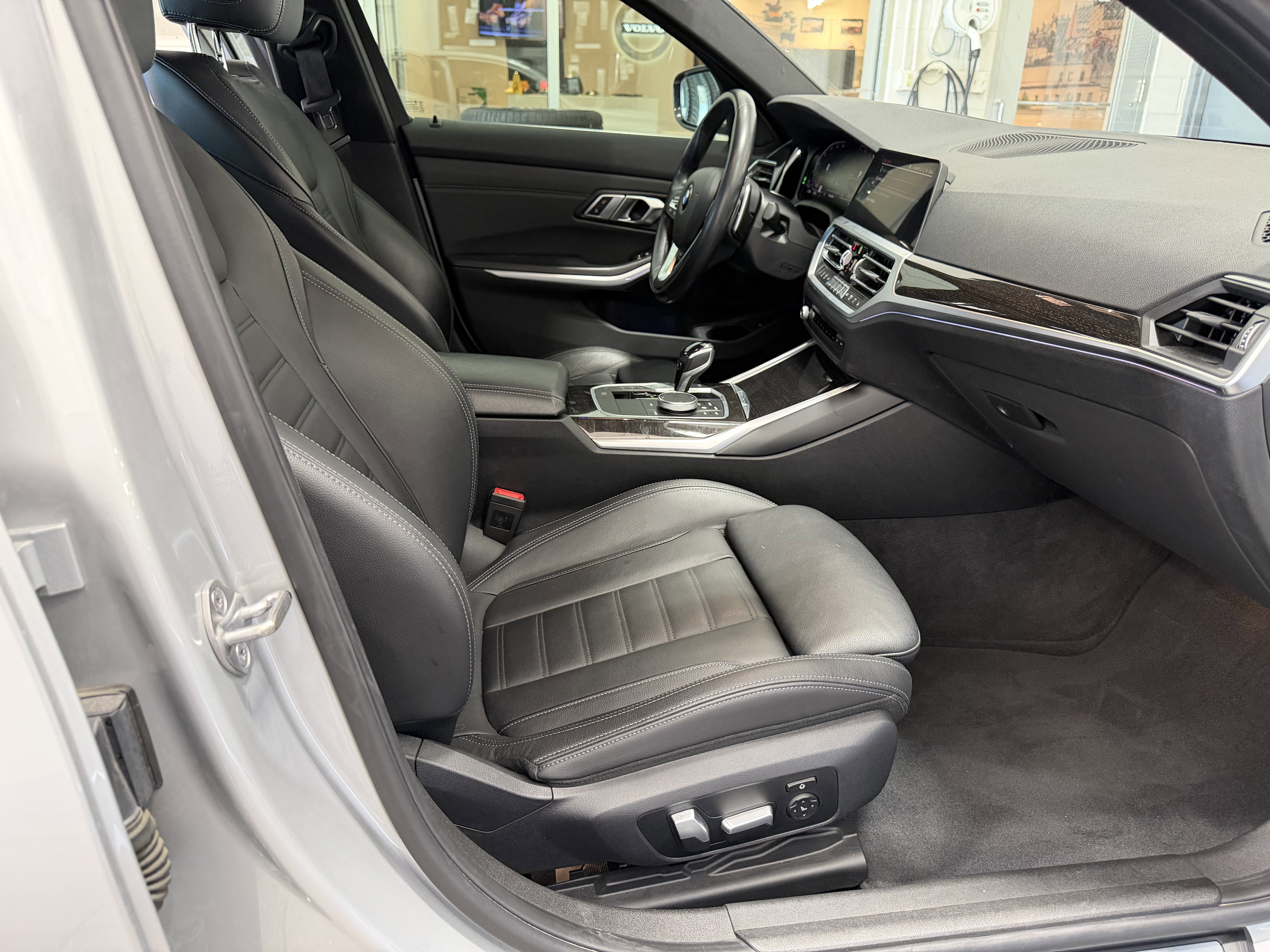 Used 2019 BMW 330i Sedan w/ Premium Package RWD image 24