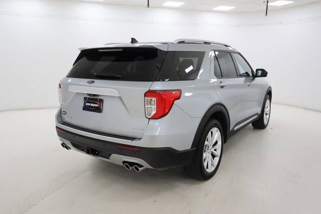 Used 2023 Ford Explorer Platinum w/ Premium Technology Package image 3