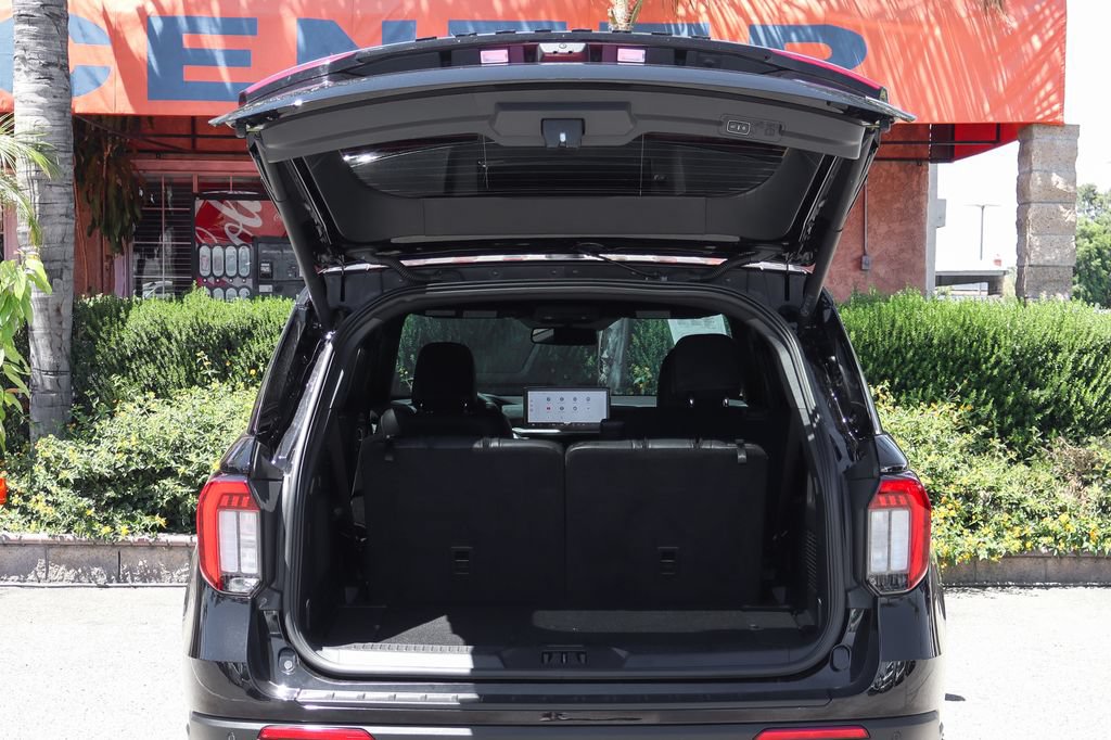 Used 2025 Ford Explorer ST w/ Sun And Sound Package AWD/4WD image 8