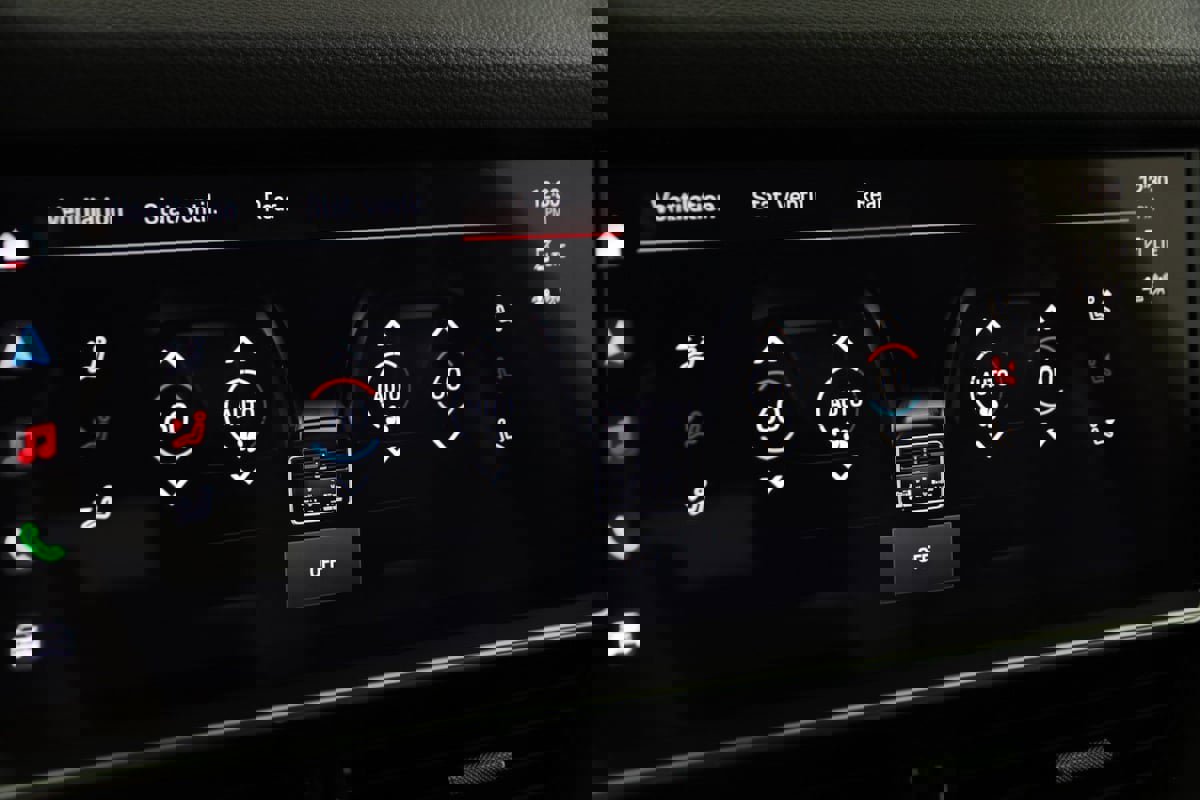 Used 2023 Porsche Cayenne Coupe image 69