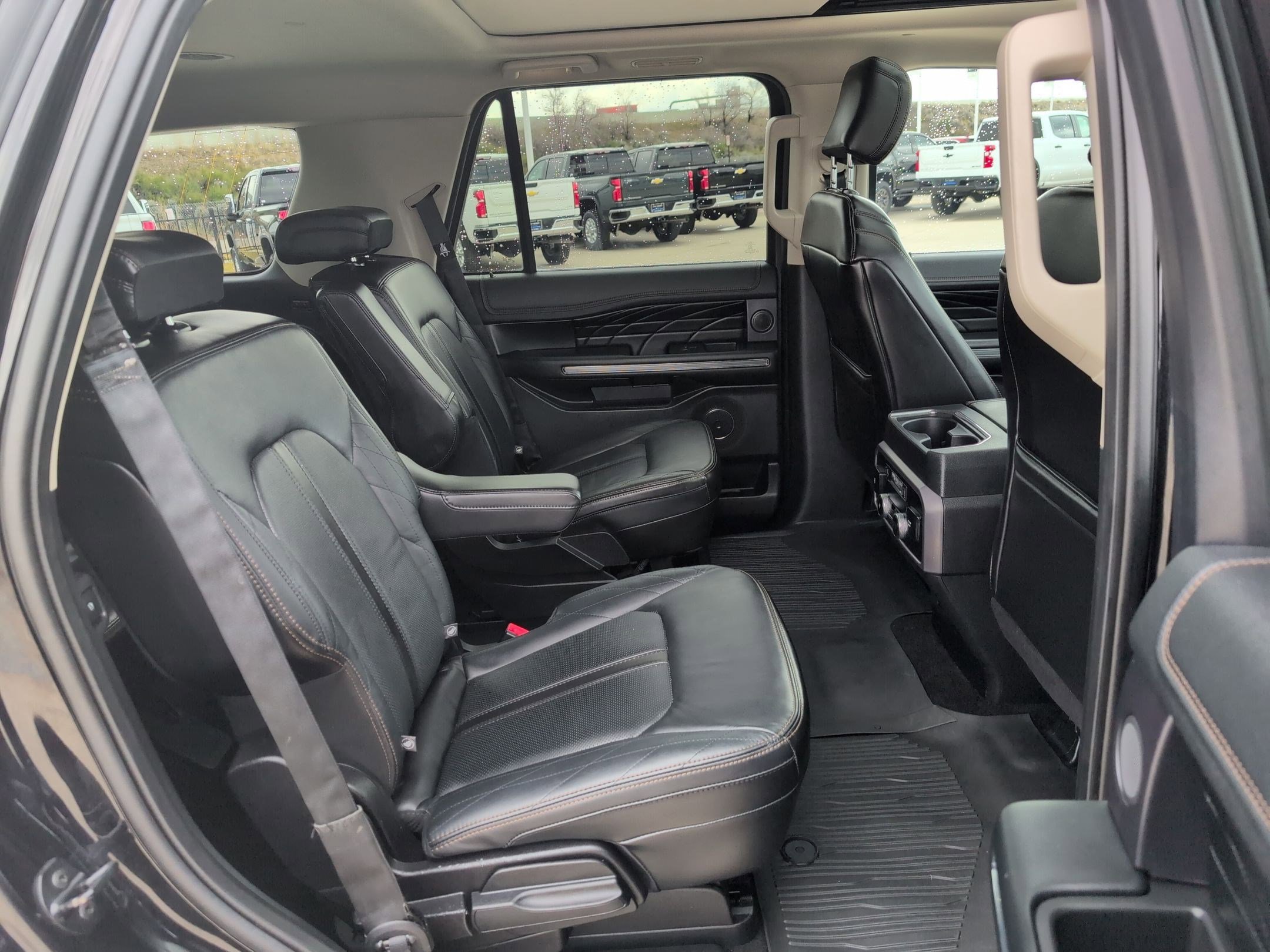 Used 2019 Ford Expedition Platinum image 28