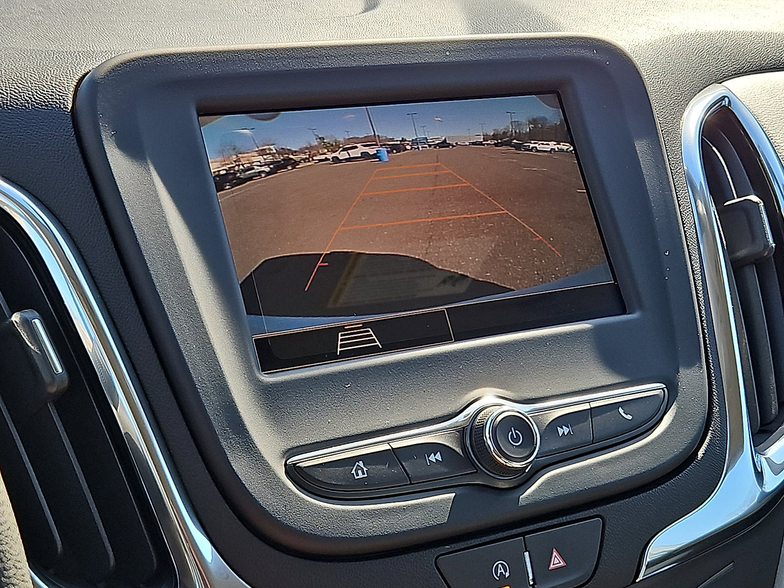 Used 2024 Chevrolet Equinox LS image 17