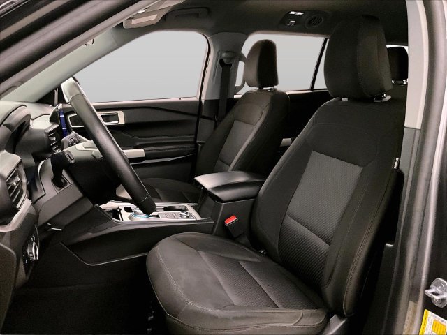 Used 2023 Ford Explorer XLT AWD/4WD image 24
