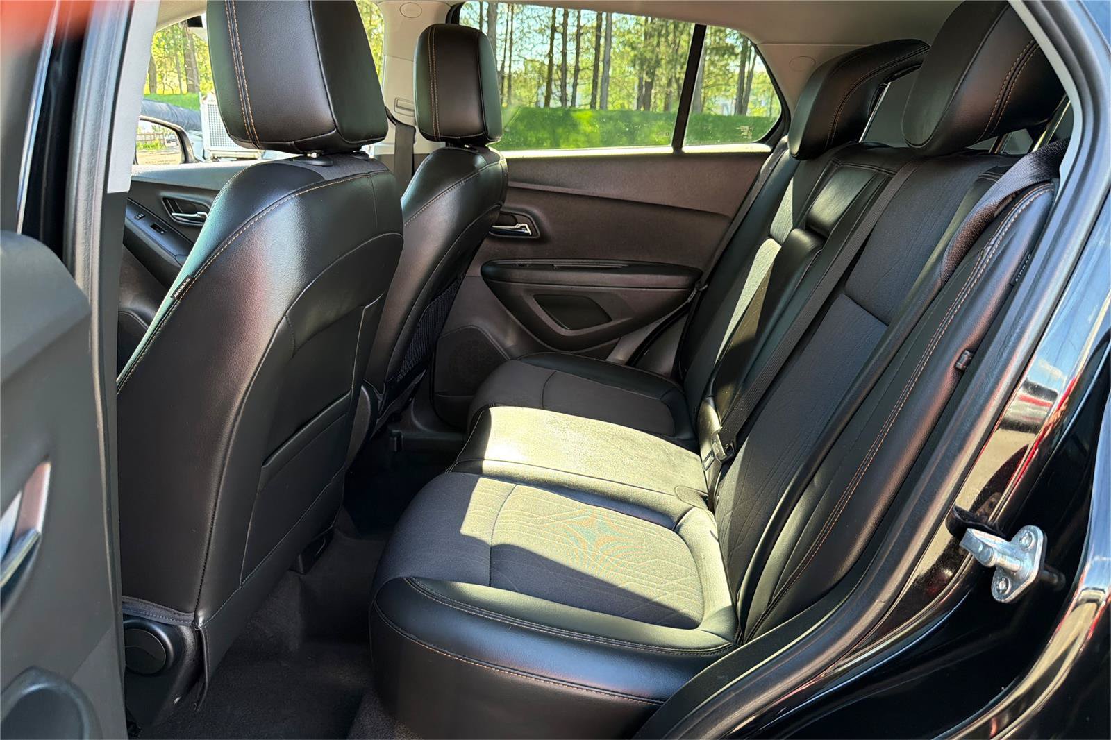 Used 2019 Chevrolet Trax LT w/ LT Convenience Package AWD/4WD image 11