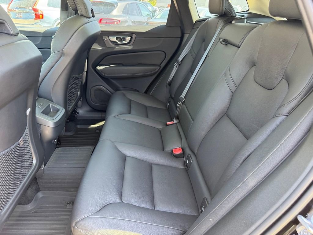 Certified 2023 Volvo XC60 B5 Plus w/ Climate Package AWD/4WD image 9