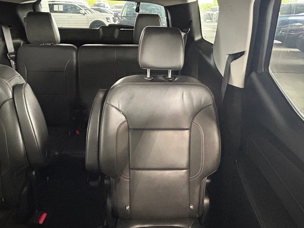 Used 2019 Chevrolet Traverse LT FWD image 14