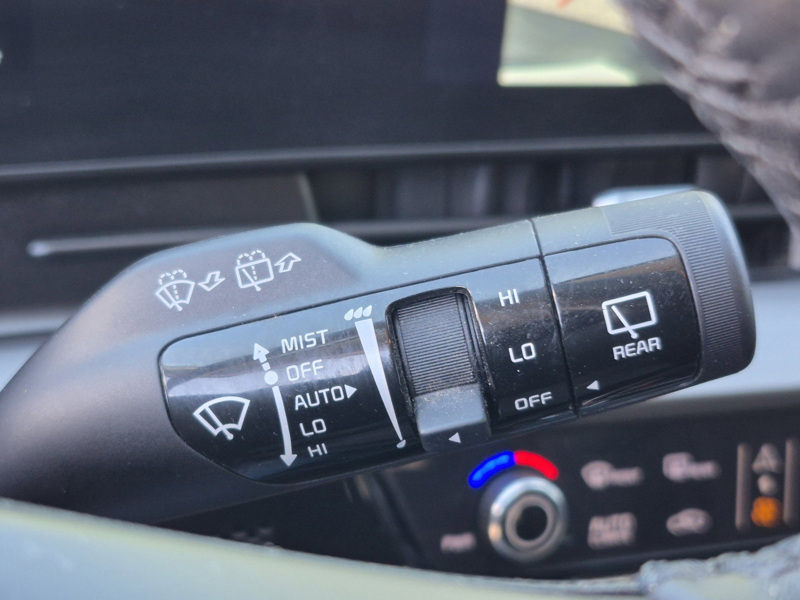 Used 2023 Kia Sportage EX image 32