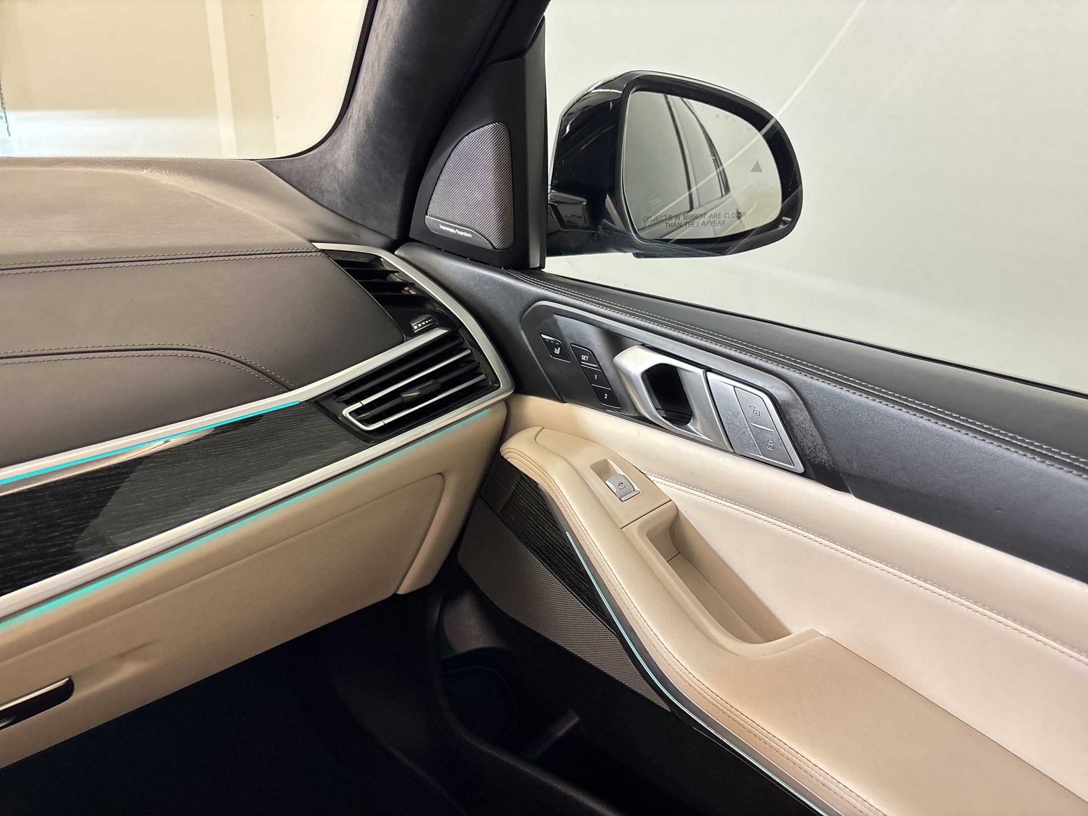 Used 2021 BMW X7 M50i w/ Dynamic Handling Package AWD/4WD image 27