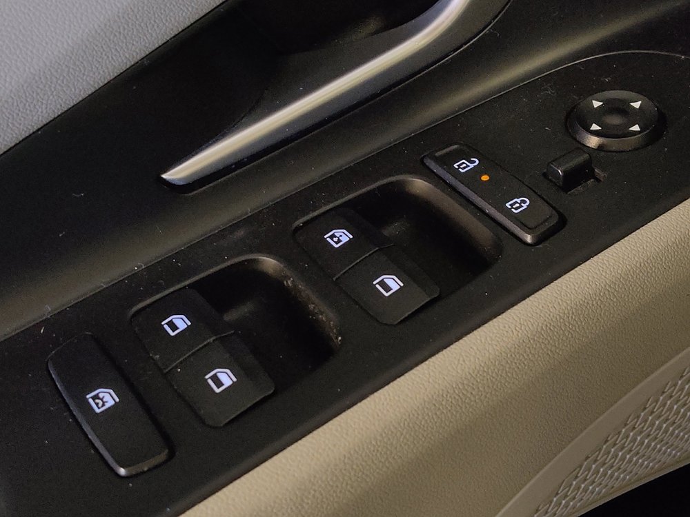 Used 2024 Hyundai Elantra Limited image 27