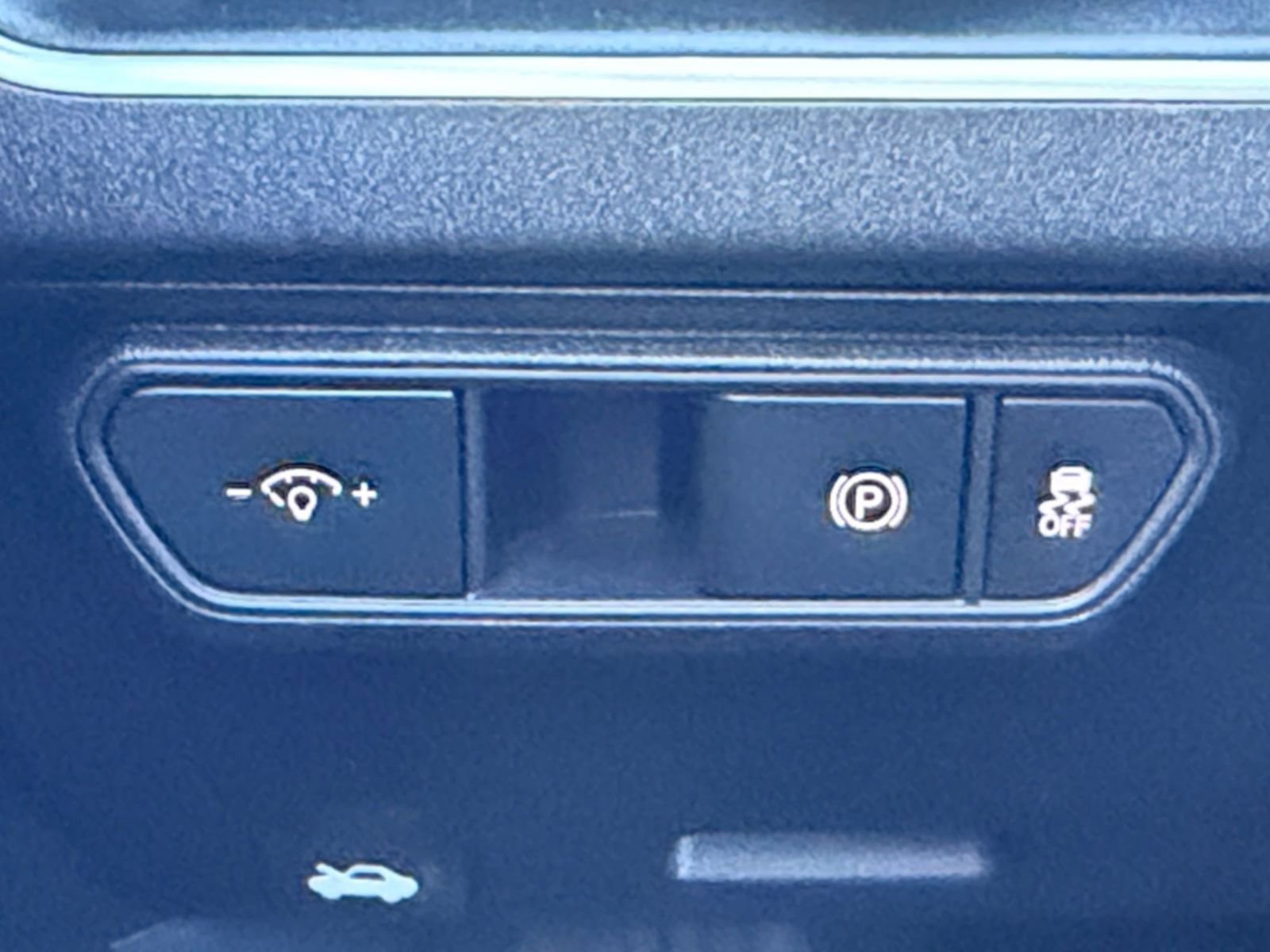 Used 2025 Kia K4 LXS image 32