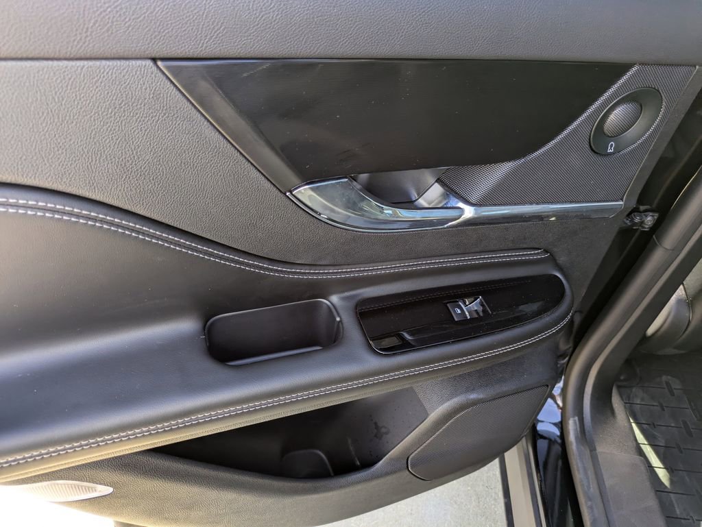 Used 2023 Lincoln Corsair Reserve w/ Equipment Group 202A image 11