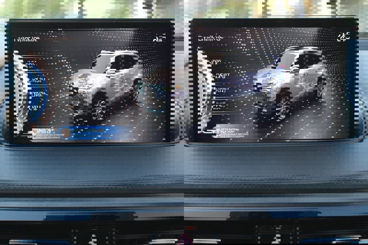 Used 2023 Acura MDX SH-AWD w/ Advance Package image 24