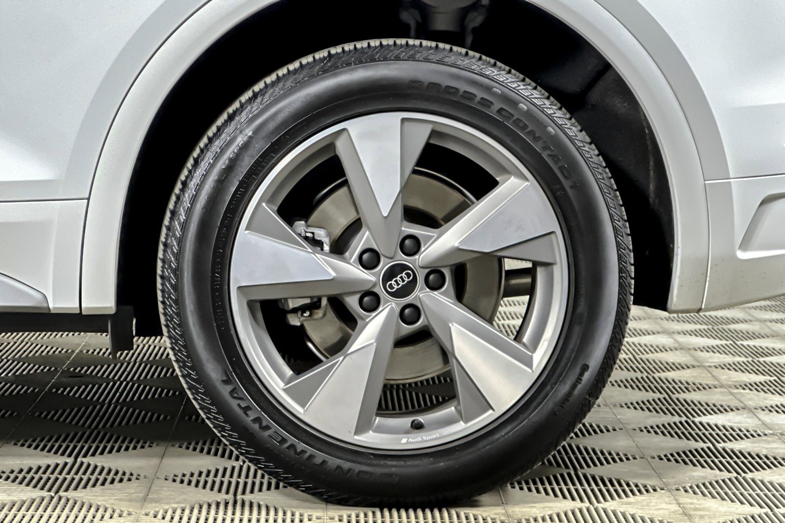 Used 2023 Audi Q5 2.0T Premium w/ Convenience Package image 24