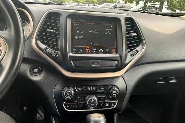 Used 2017 Jeep Cherokee Limited AWD/4WD image 15